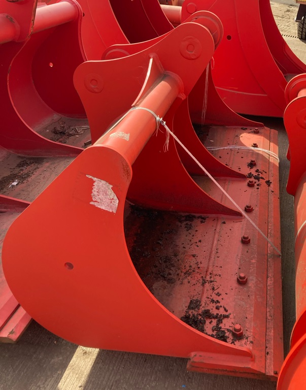 Miller 84 inch Quick Hitch Ditching Bucket with bolt on blade fits R922 Liebherr Spare Parts